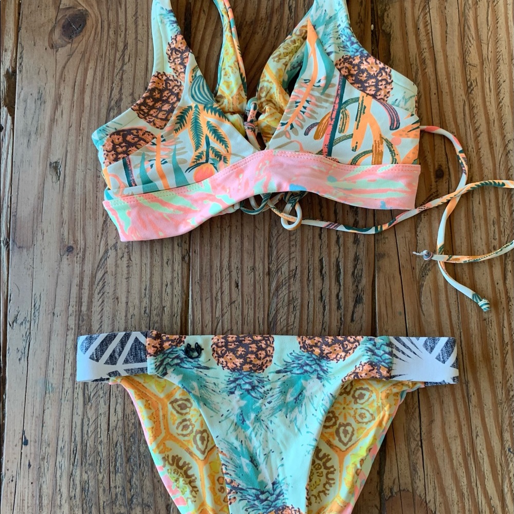 Girls Maaji Bikini Reversable size 8